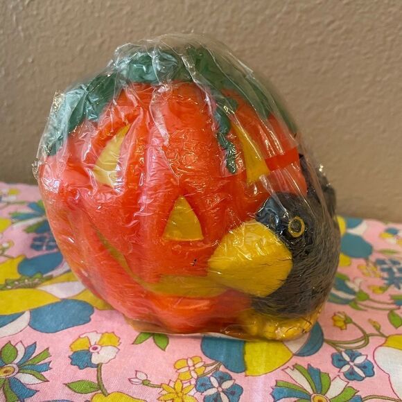 Vintage Halloween Pumpkin and Crow Hallmark Candle - Picture 14 of 15